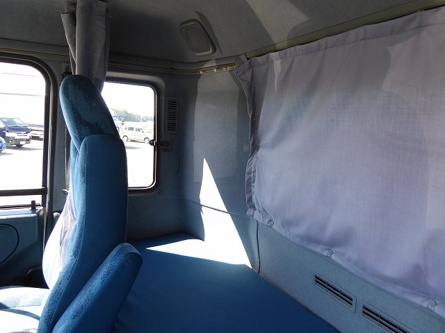 中古トラック UDトラックスクレーン付 #20