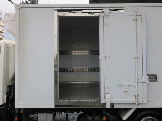 日野デュトロ 3t冷凍バン 格納PG