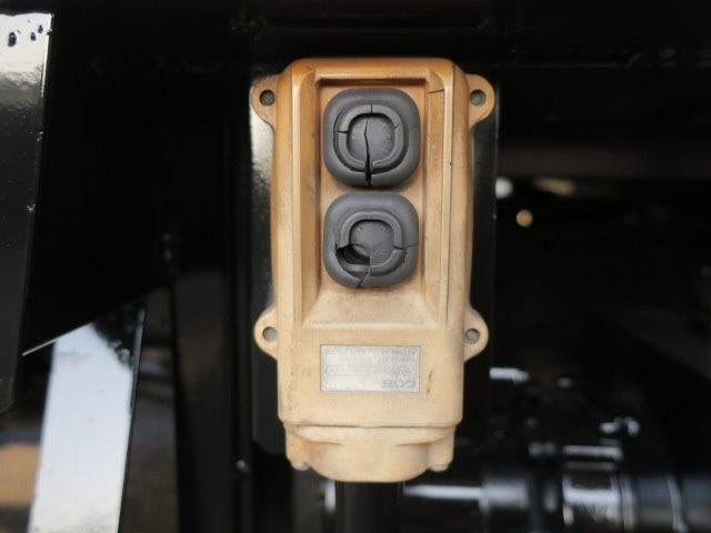 中古トラック UDトラックス車載車(カーキャリア) #23