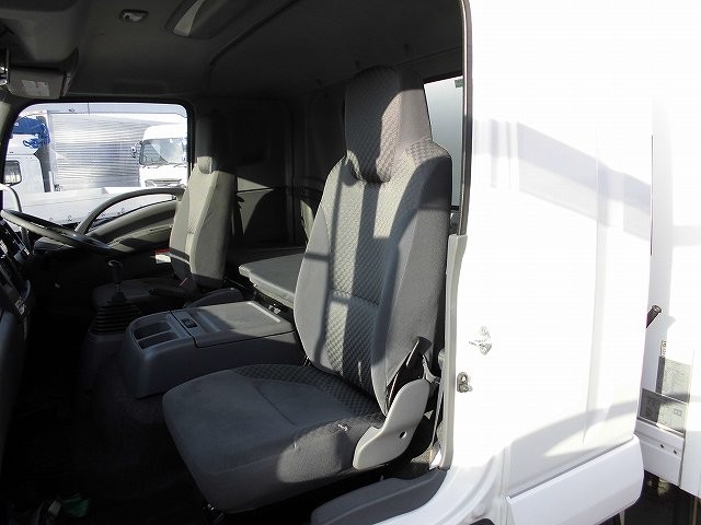 中古トラック いすゞ冷凍バン #22