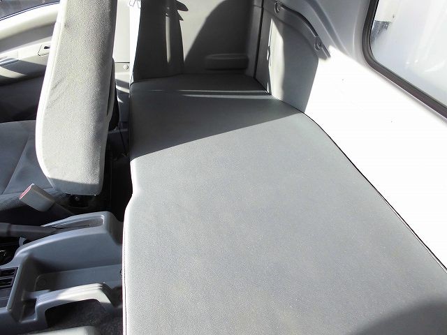 中古トラック いすゞ冷凍バン #23