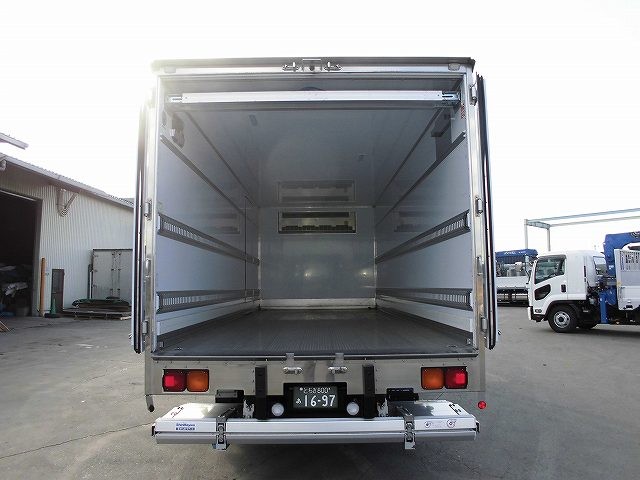 中古トラック いすゞ冷凍バン #7
