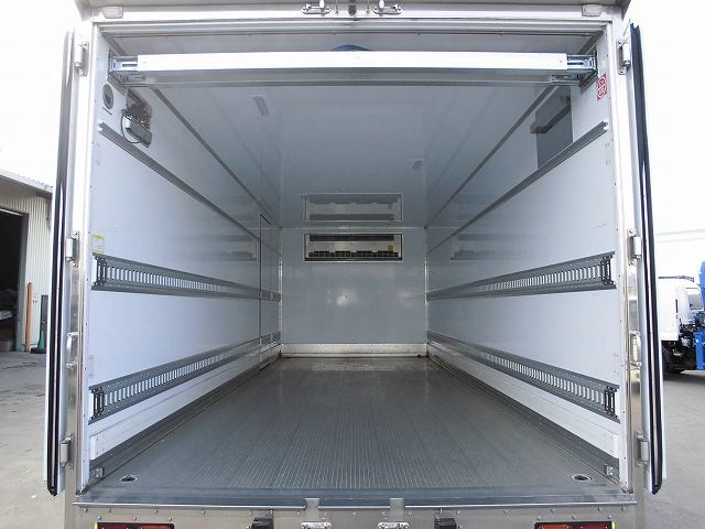 中古トラック いすゞ冷凍バン #8