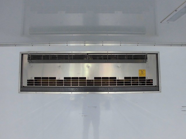 中古トラック いすゞ冷凍バン #9