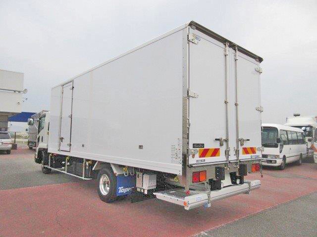中古トラック いすゞ冷凍バン #4