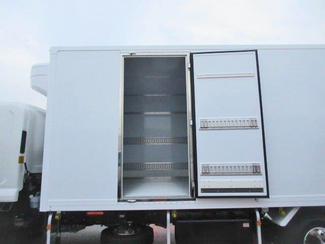 中古トラック いすゞ冷凍バン #9