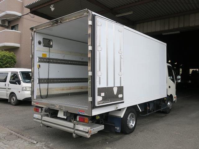 日野デュトロ 3t冷凍バン