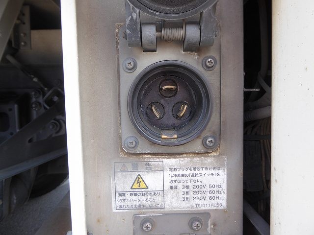 中古トラック 三菱ふそう冷凍バン ＃8