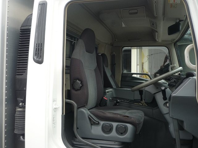 中古トラック 三菱ふそうアルミバン #13