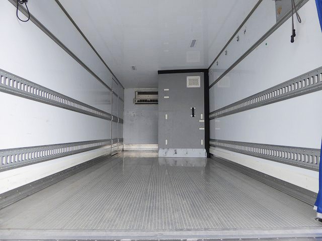 中古トラック いすゞ冷凍バン #8