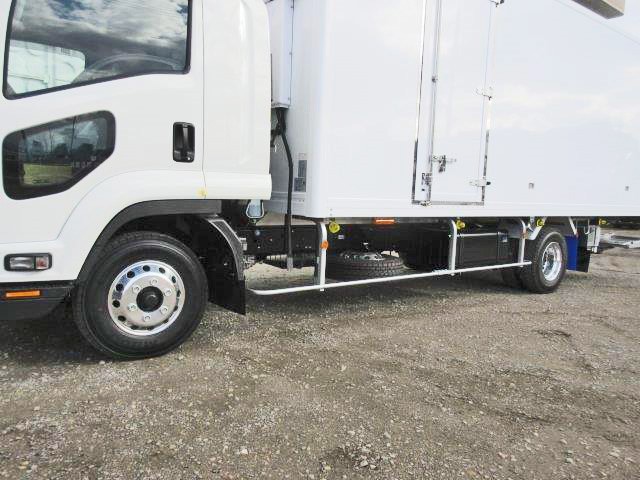 中古トラック いすゞ冷蔵冷凍車 #11