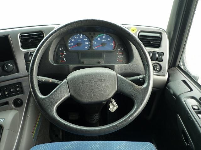 中古トラック UDトラックストラクタヘッド #17