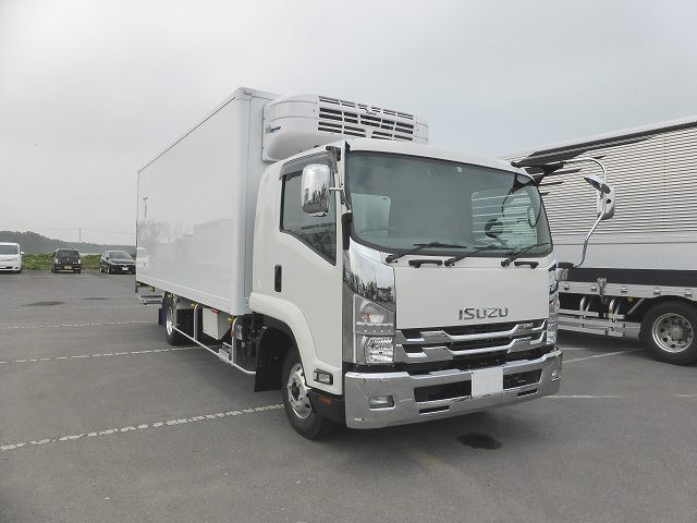 中古トラック いすゞ冷凍バン #2
