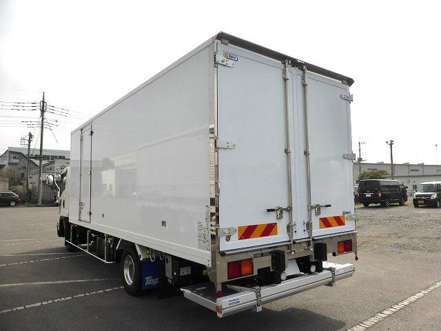 中古トラック いすゞ冷凍バン #4