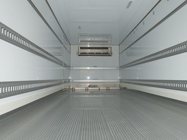 中古トラック いすゞ冷凍バン #8