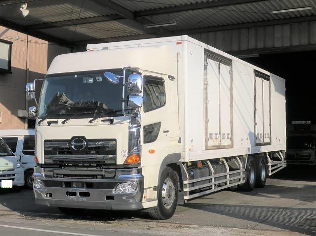日野大型冷凍バン