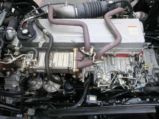 日野大型冷凍バン