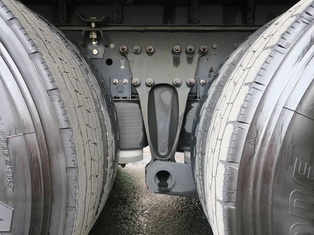 日野大型冷凍バン