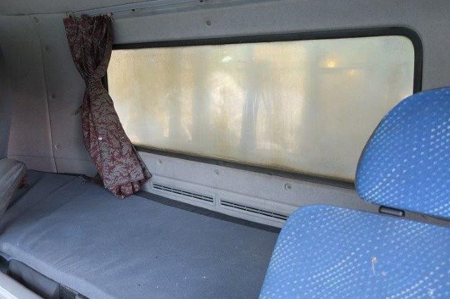 中古トラック UDトラックストラクタヘッド #23