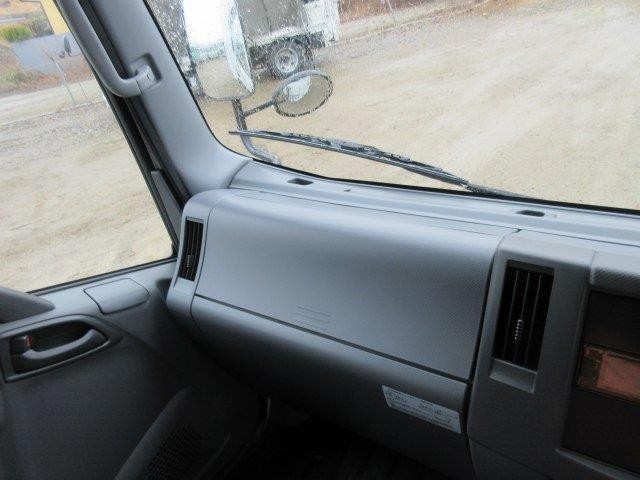 中古トラック いすゞ冷凍バン #15