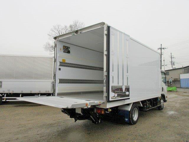 中古トラック いすゞ冷凍バン #9