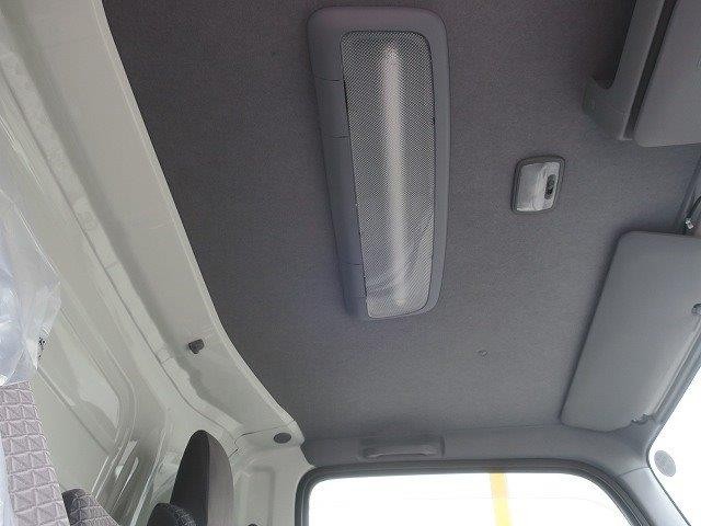 中古トラック いすゞ冷凍バン #24