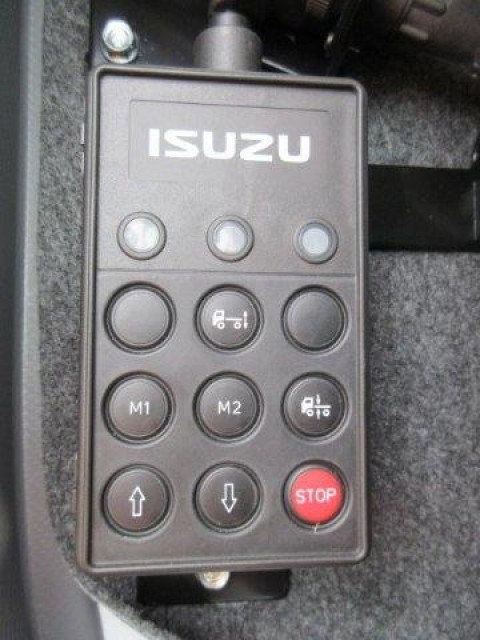 中古トラック いすゞ冷凍バン #13