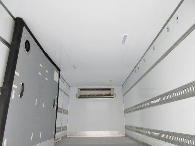 中古トラック いすゞ冷凍バン #8