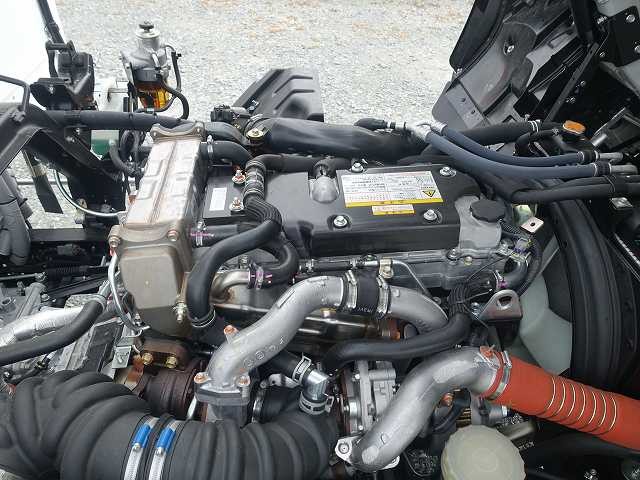 中古トラック いすゞ冷凍バン #9