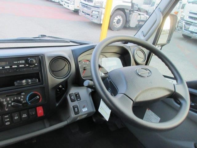 中古トラック 日野冷凍バン #17