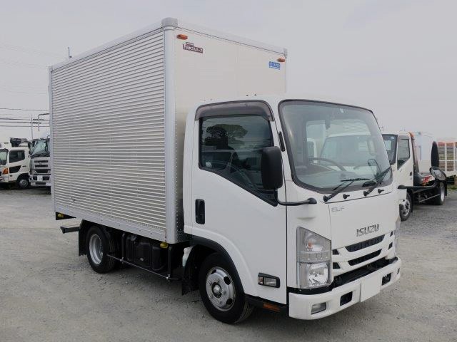 いすゞ小型アルミバン