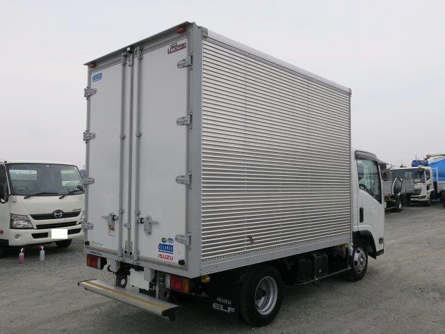 いすゞ小型アルミバン
