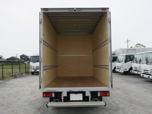 いすゞ小型アルミバン