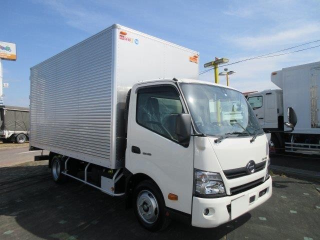 日野小型アルミバン