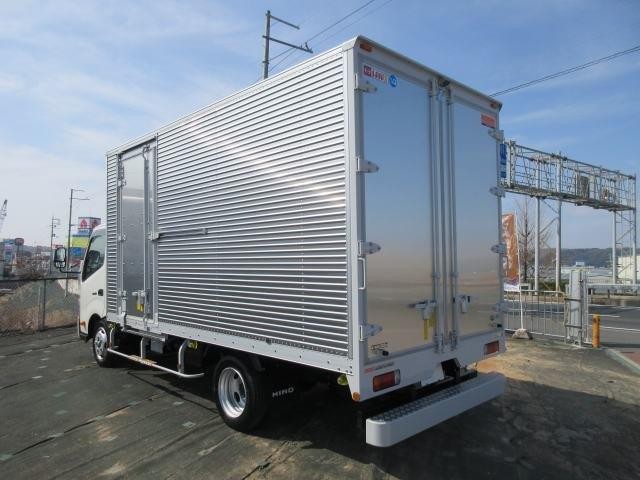 日野小型アルミバン