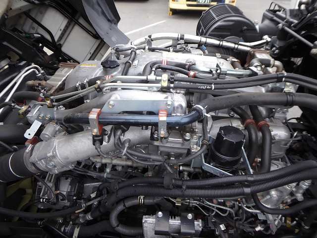 中古トラック いすゞ冷凍バン ＃12