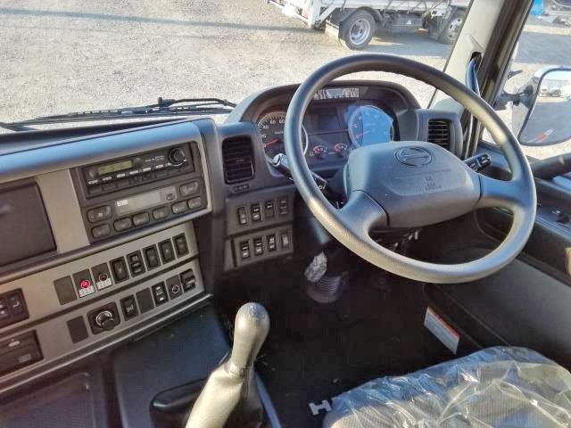 中古トラック 日野冷凍バン #17