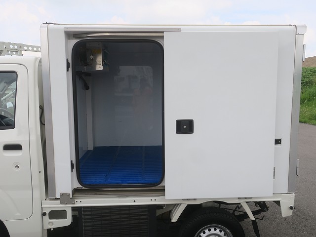 中古トラック ダイハツ冷凍バン #8