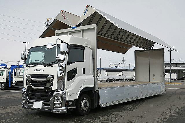 いすゞ　大型 アルミウィング