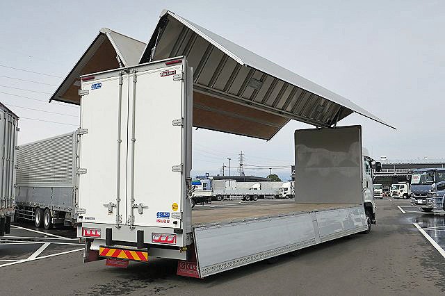 いすゞ　大型 アルミウィング