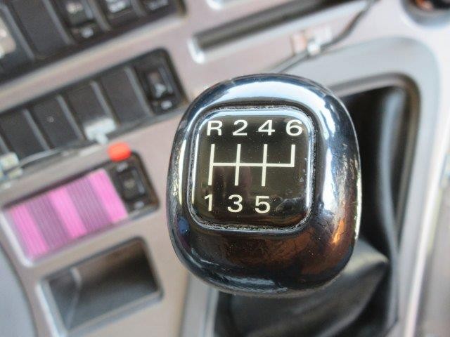 中古トラック UDトラックスコンクリートミキサー車 ＃18