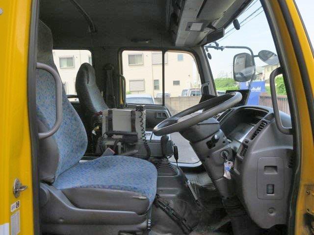 中古トラック 日野道路作業車(クレーン付ダンプ) #15