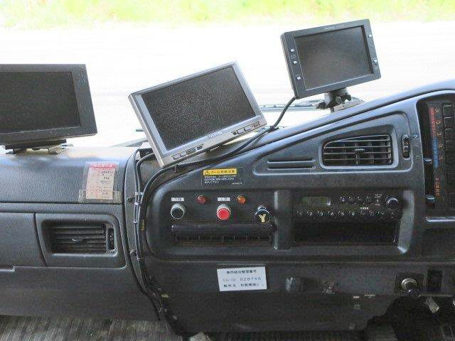 中古トラック 日野道路作業車(クレーン付ダンプ） ＃16