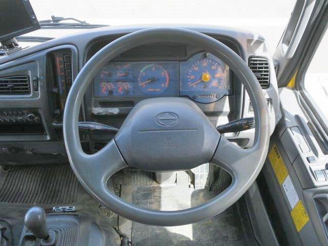 中古トラック 日野道路作業車(クレーン付ダンプ) #17