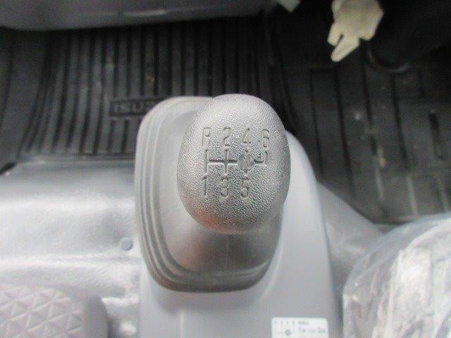 中古トラック いすゞ冷凍バン #18