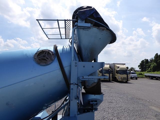 中古トラック いすゞコンクリートミキサー車 #8