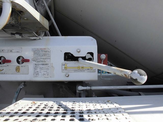 中古トラック UDトラックスコンクリートミキサー車 #10