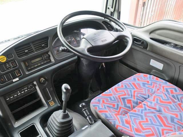 中古トラック いすゞバルク車(粉粒体運搬車) #16