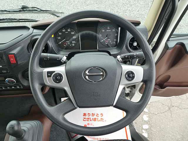 中古トラック 日野クレーン付き平ボディ #19