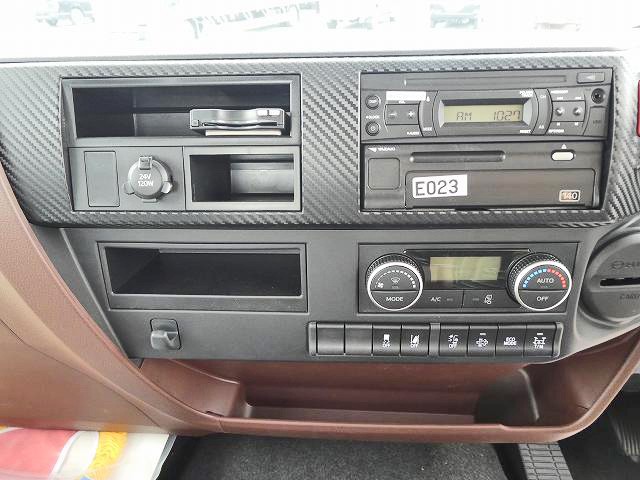 中古トラック 日野クレーン付き平ボディ #15